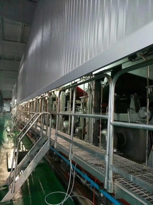 آلة تصنيع الألواح الورقية المزدوجة 30TPD خط إنتاج لفة جامبو 2400 مم