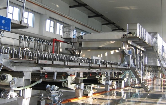 آلة تصنيع الألواح الورقية المزدوجة 200m / Min 5400mm