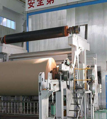 خط إنتاج إعادة تدوير نفايات الورق Kraft ماكينة 400m / Min 150T / D