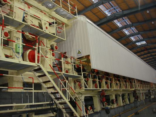 آلة صنع ورق الكرتون المموج ذات الإنتاج اليومي 500 طن