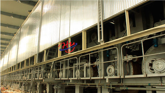 آلة تصنيع الورق الكرافت المموجة للخشب 40T / D خط إنتاج الكرتون 180m / min